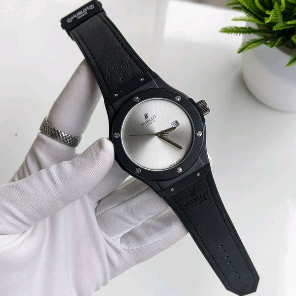 Analog Most Demanded Trending Analog Watch With High Quality Strap Best Finishing Body & Case