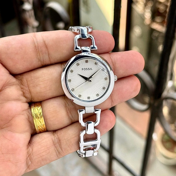 Analog Olive Series Reliable And Durable Quartz Machinery Watch