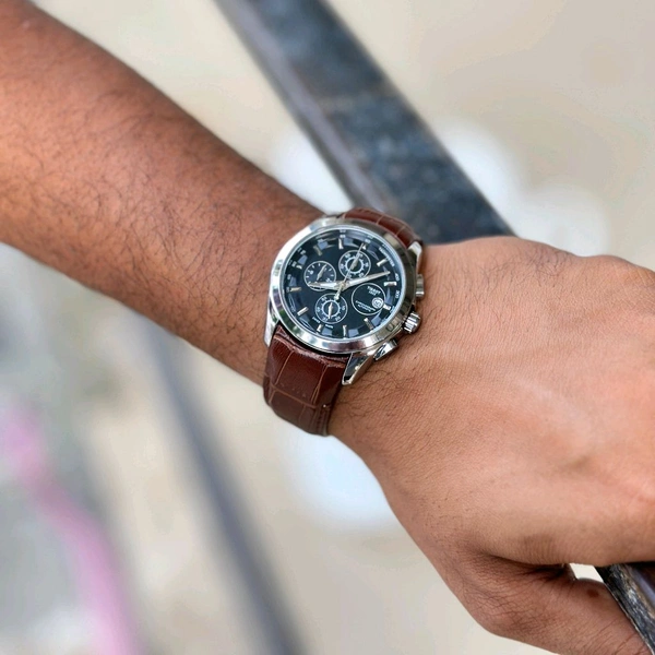 Analog Quartz Movement Top Quality Watch With High Quality Strap Best finishing Body & Case