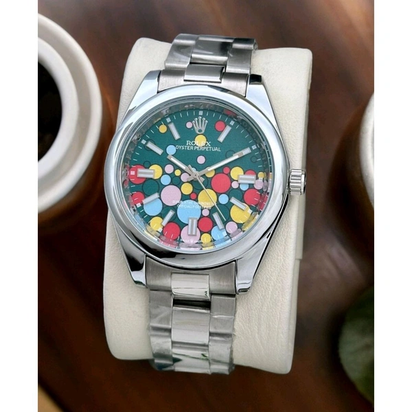 Analog Quartz Movement Top Quality Watch With High Quality Strap Best finishing Body & Case