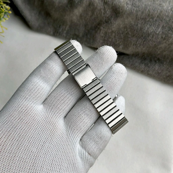 Analog Quartz Movement Watch Best Quality Collection With High Quality Silicon Strap