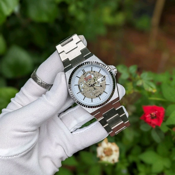 Analog Quartz Movement Watch Budget With High Quality Strap Best finishing Body & Case