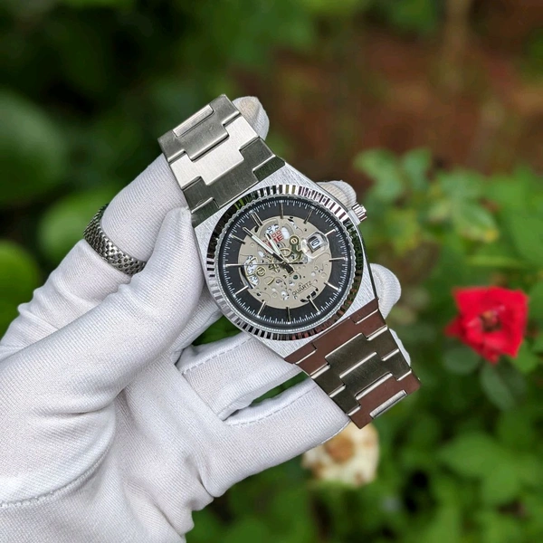 Analog Quartz Movement Watch Budget With High Quality Strap Best finishing Body & Case