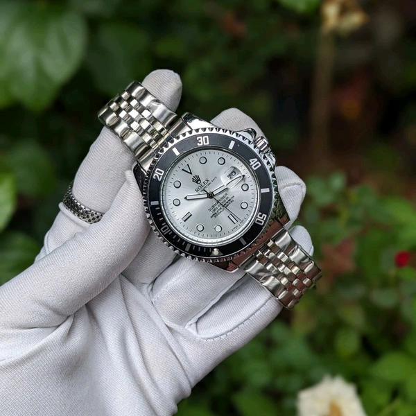 Analog Quartz Movement Watch With High Quality Strap Best finishing Body & Case