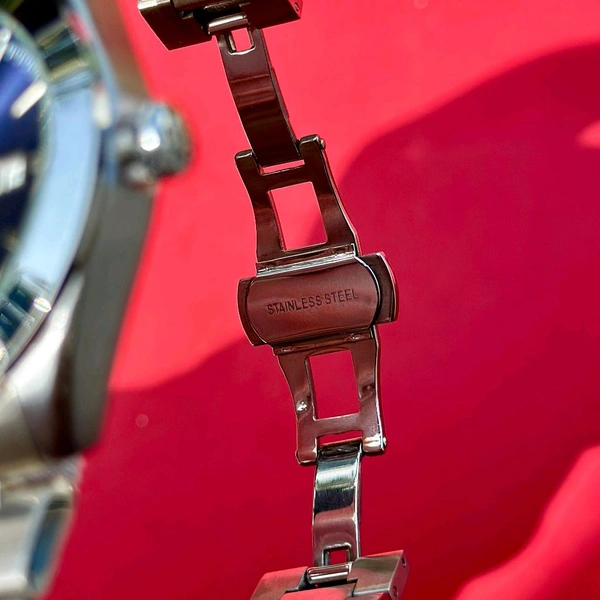 Analog Quartz Movement Watch With High Quality Strap Best finishing Body & Case