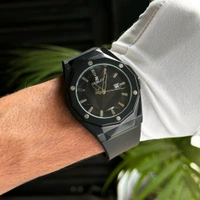 Analog Quartz Movement Watch With High Quality Strap Best finishing Body & Case - Black