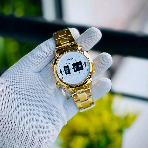 Analog Quartz Movement Watch With High Quality Strap Best finishing Body & Case