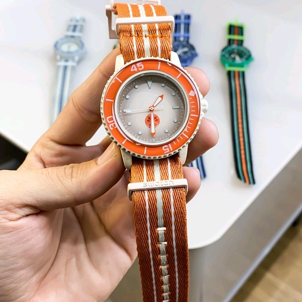 Analog SO35B400 Limited Edition High Quality Quartz Movement Watch With Rotating Bezel