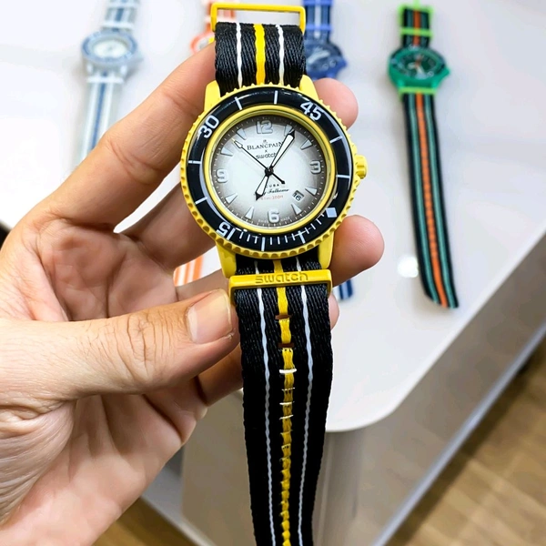 Analog SO35B400 Limited Edition High Quality Quartz Movement Watch With Rotating Bezel