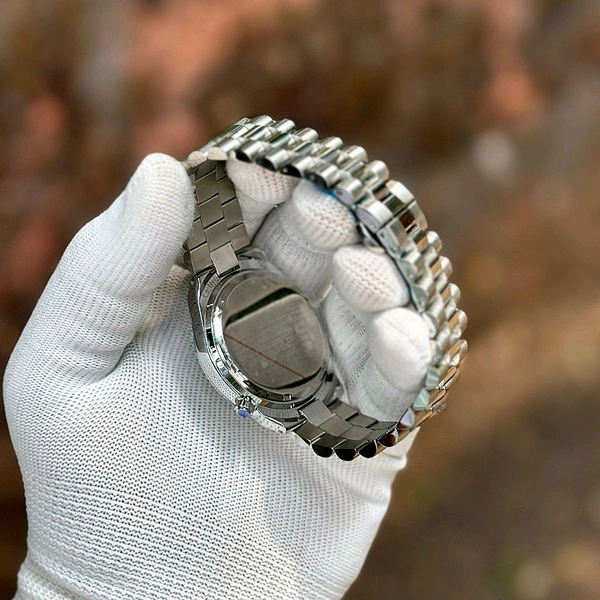 Analog Sweep Movement Advanced Technology Quartz High Quality Collection For Men