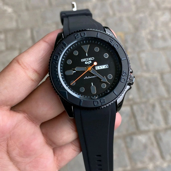 Analog Top Quality Quartz Movement Collection With High Quality Strap Best finishing Body & Case - Black