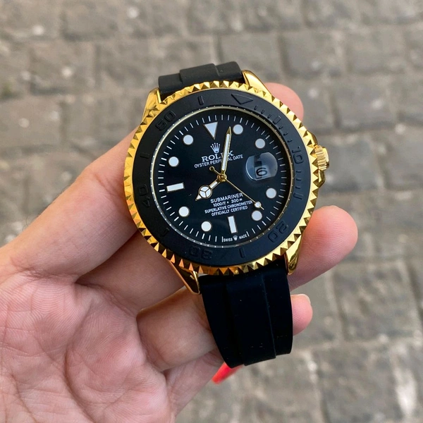 Analog Yacht Master High Quality Battery Optimized Machinery Watch With Black Rubber Strap