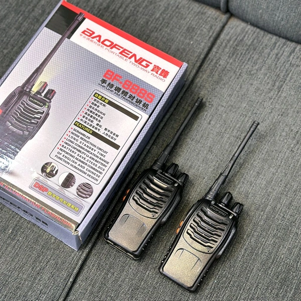 Baofeng BF-888S Two Way Radio 16CH 400-470MHZ Long Range WTO1 Walkie Talkie (Black)