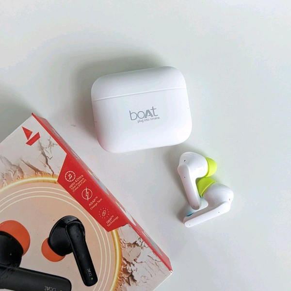 Bluetooth Truly Wireless In Ear Earbuds With Mic - White