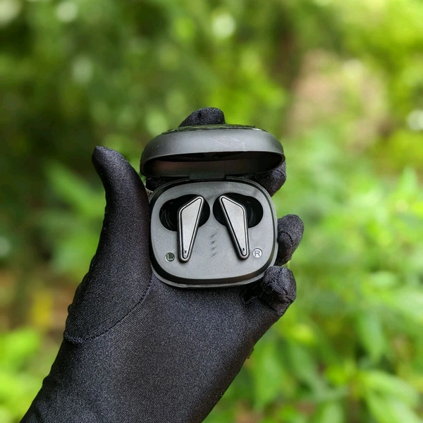 Bluetooth Truly Wireless In Ear Earbuds With Mic - Black