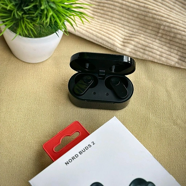 Bluetooth Truly Wireless In Ear Earbuds With Mic - Black