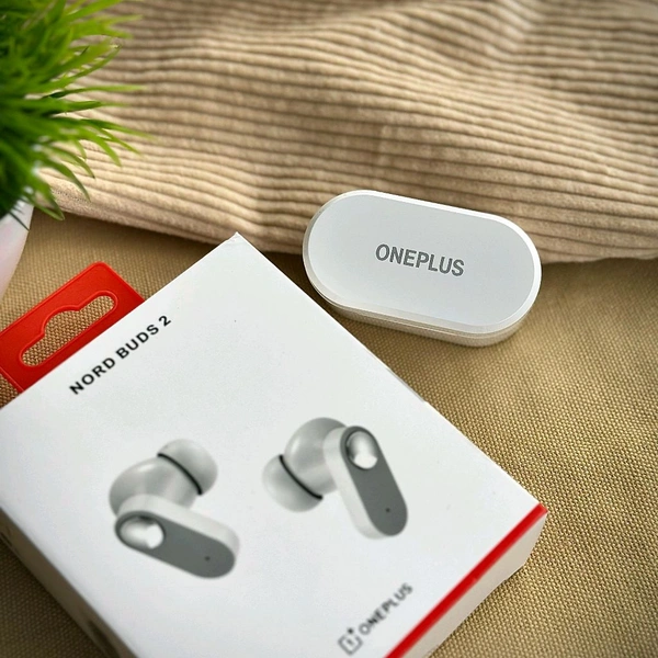 Bluetooth Truly Wireless In Ear Earbuds With Mic - White
