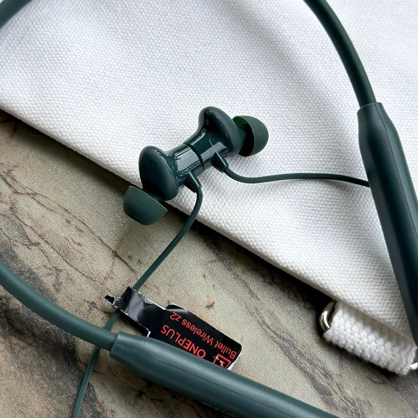 Bluetooth Truly Wireless In Neckband With Mic