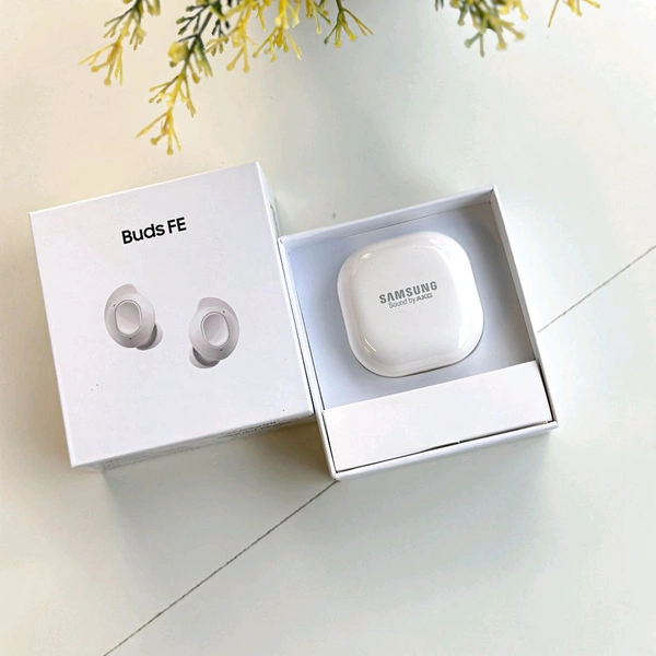 Buds Fe 2024 Wireless Charging Supporting Top Quality Collection, Bluetooth v5.0 Dual Connectivity - White