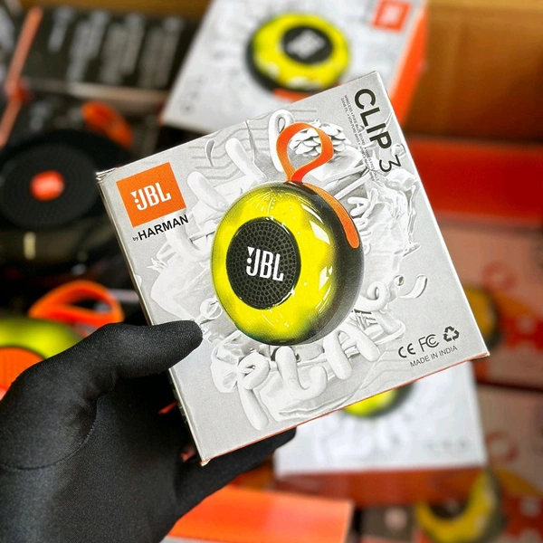 Clip 3 Portable Bluetooth Speaker Dynamic Thunder Sound 1200MAH Battery RGB 5 W Bluetooth Speaker Multicolor, Stereo Channel - Black