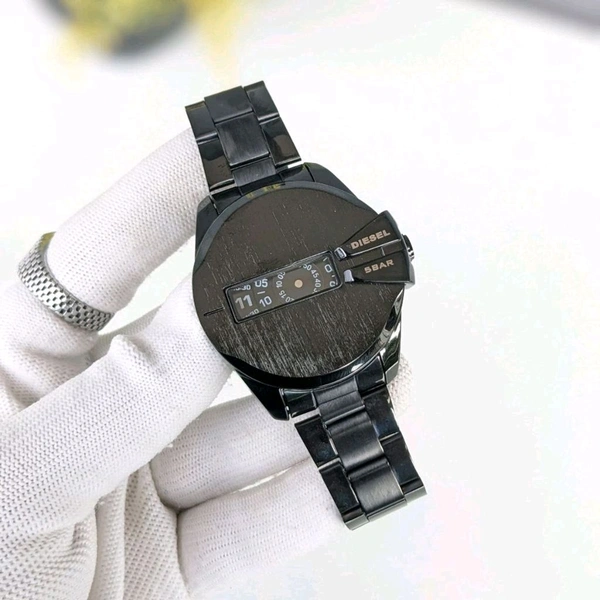 Dies£l Analog Quartz Movement Watch With High Quality Strap Best finishing Body & Case - Black