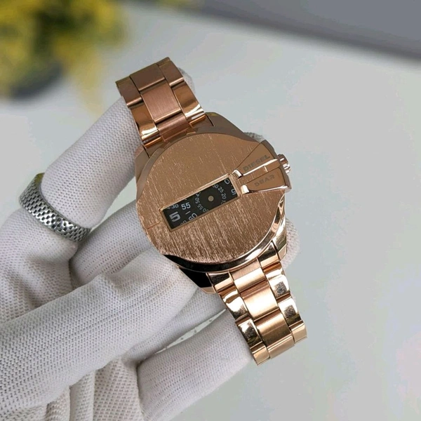 Dies£l Analog Quartz Movement Watch With High Quality Strap Best finishing Body & Case - Rose Gold