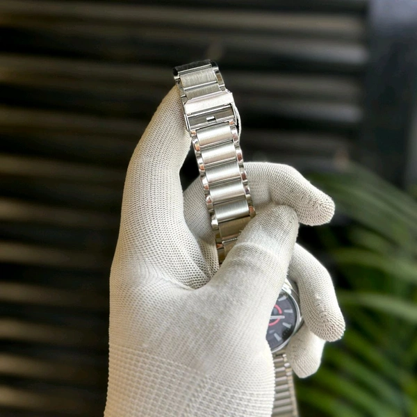 Fire Analog Quartz Movement Watch With High Quality Strap Best finishing Body & Case