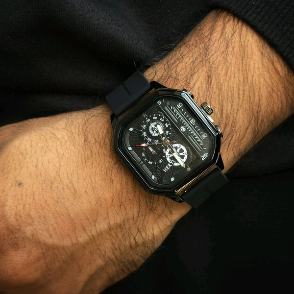 Hery1 Analog Quartz Movement Collection With High Quality Strap Best Finishing Body & Case