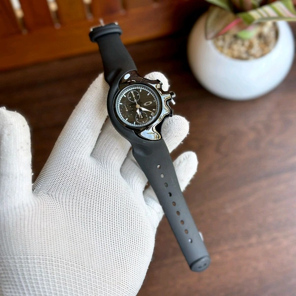 Most Demanded Analog Chronograph Quartz Movement High Quality Watch With High Quality Strap Best Finishing Body & Case - Black