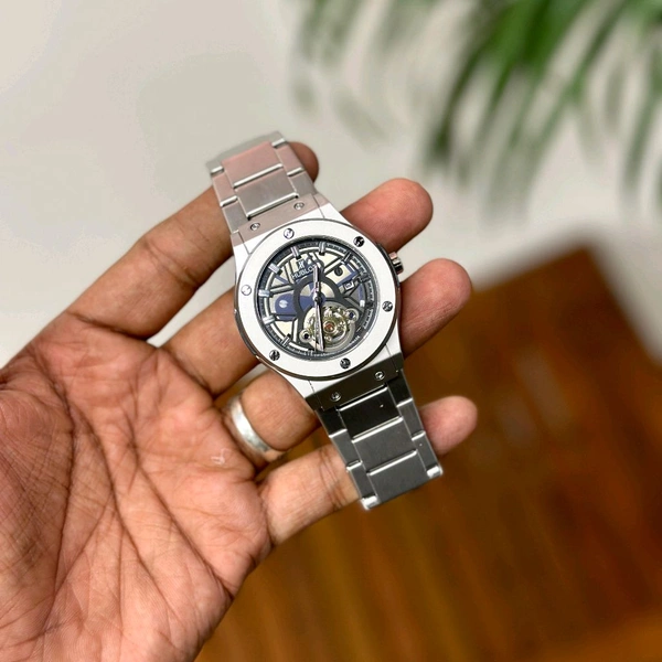 Most Demanded Analog Quartz Movement Collection With High Quality Strap Best finishing Body & Case