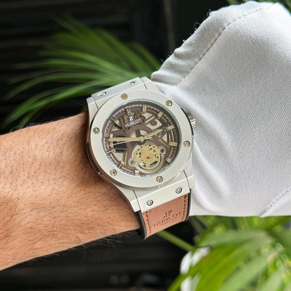 Most Demanded Analog Quartz Movement Collection With High Quality Strap Best finishing Body & Case