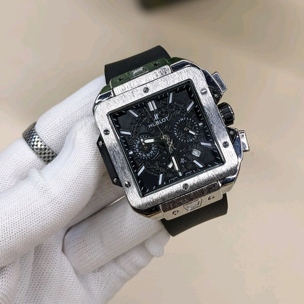 Most Demanded  Analog Quartz Movement Collection With High Quality Strap Best finishing Body & Case - Silver