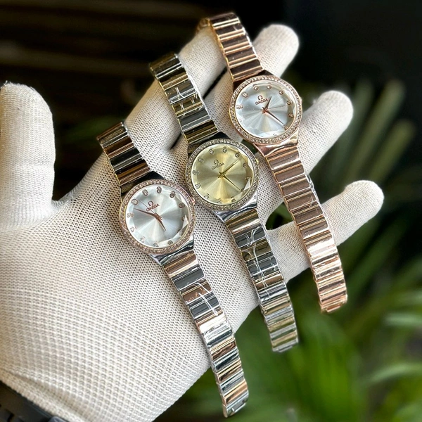 Most Demanded Analog Quartz Movement Watch With High Quality Strap Best finishing Body & Case