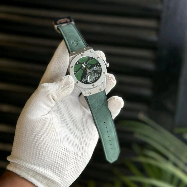 Most Demanded Analog Quartz Movement Watch With High Quality Strap Best finishing Body & Case