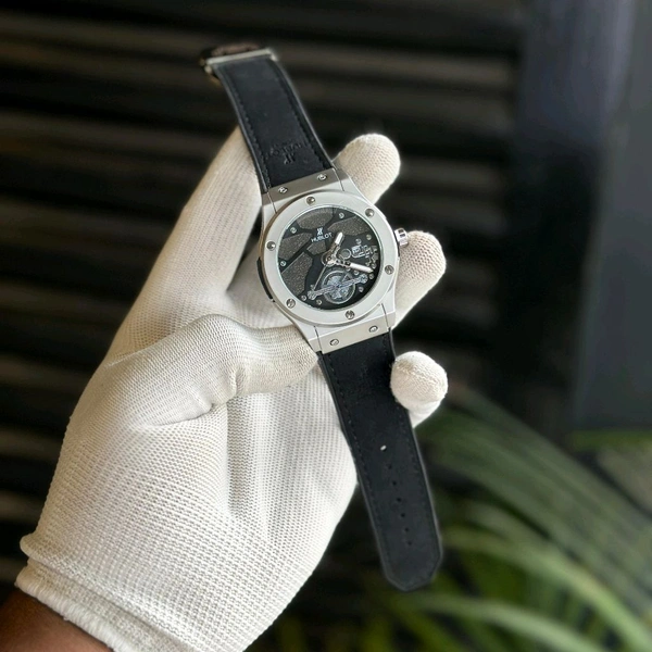 Most Demanded Analog Quartz Movement Watch With High Quality Strap Best finishing Body & Case