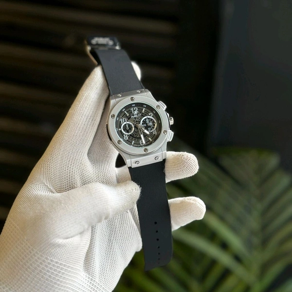 Most Demanded Analog Quartz Movement Watch With High Quality Strap Best finishing Body & Case