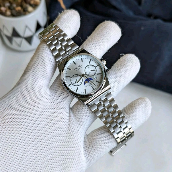 Most Demanded Analog Quartz Movement Watch With High Quality Strap Best finishing Body & Case