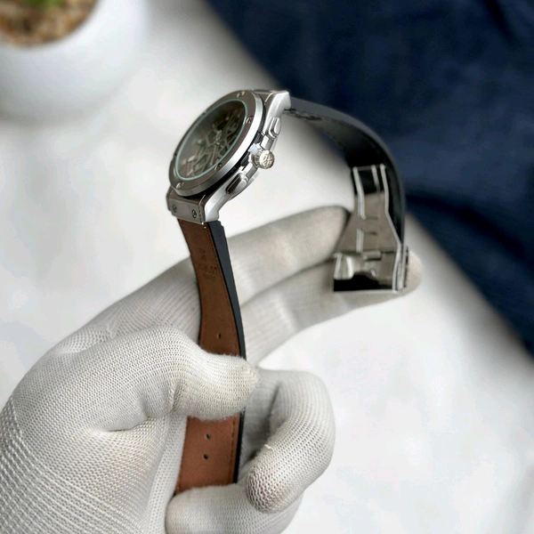 Most Demanded Budget Analog Quartz Movement Watch With High Quality Strap Best finishing Body & Case