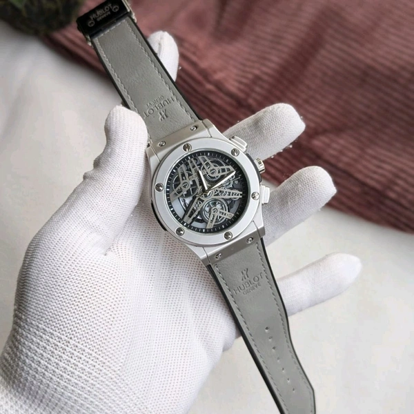 Most Demanded Budget Analog Quartz Movement Watch With High Quality Strap Best finishing Body & Case