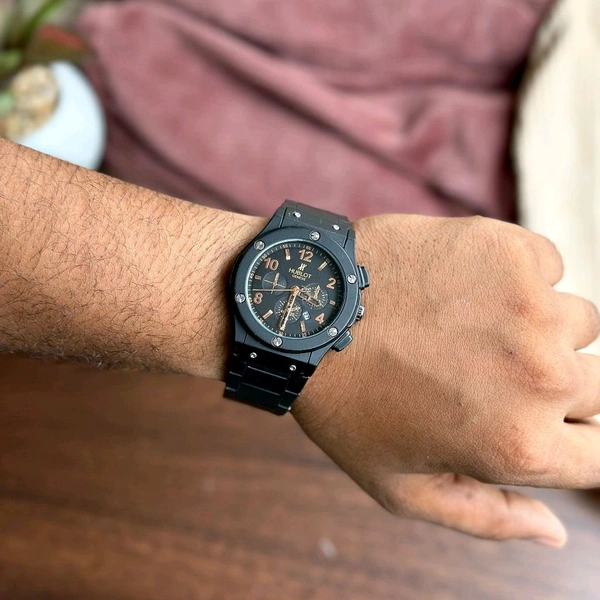 Most Demanded Budget Analog Quartz Movement Watch With High Quality Strap Best finishing Body & Case