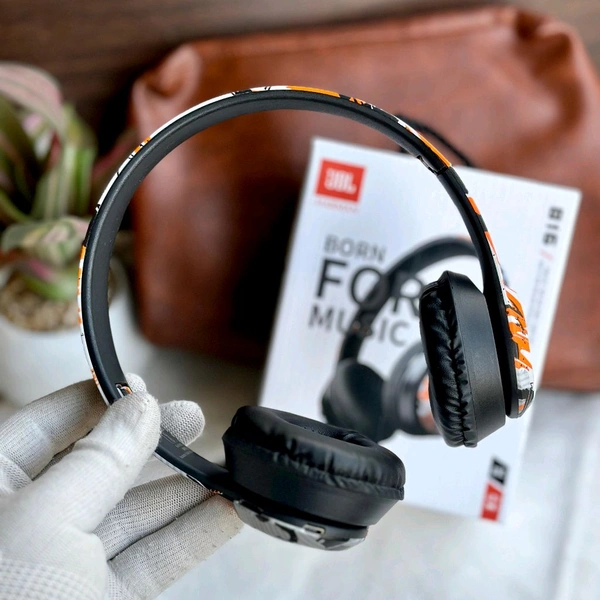 New Limited Edition High Quality Bluetooth Wireless Headphones With 5-6 Hours Playback Time