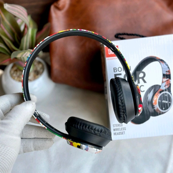 New Limited Edition High Quality Bluetooth Wireless Headphones With 5-6 Hours Playback Time