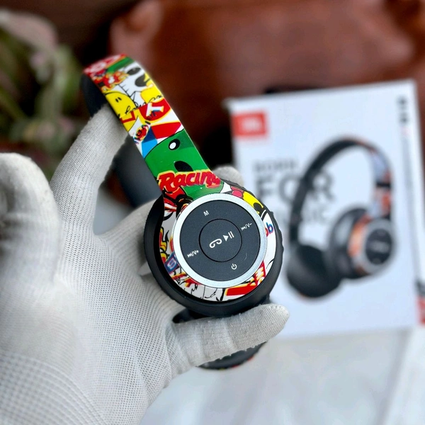 New Limited Edition High Quality Bluetooth Wireless Headphones With 5-6 Hours Playback Time