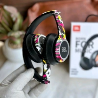 New Limited Edition High Quality Bluetooth Wireless Headphones With 5-6 Hours Playback Time