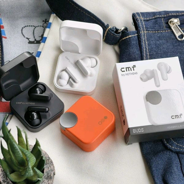 New Wireless Earphone With Call Time Upto 5 Hour | High Sound Quality And Mic Quality - Orange