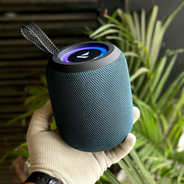 Portable Bluetooth Speaker Dynamic Thunder Sound With Rgb Light Bluetooth Speaker