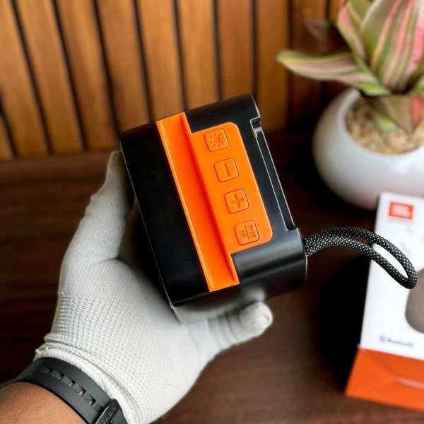 Portable Wireless Bluetooth Speaker for Playing Music On Mobile Phones, Portable Wireless Speaker with Lighting, Loud Stereo Sound, Dual Pairing, Small Outdoor Speaker Wireless, Suitable for Parties, Camping