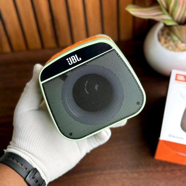 Portable Wireless Bluetooth Speaker for Playing Music On Mobile Phones, Portable Wireless Speaker with Lighting, Loud Stereo Sound, Dual Pairing, Small Outdoor Speaker Wireless, Suitable for Parties, Camping