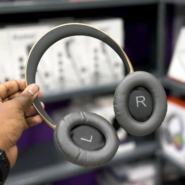 Presenting You All New 700 Headphones. 1:1 Master Quality | Typ-C Fast Charging Port With Aux Cable