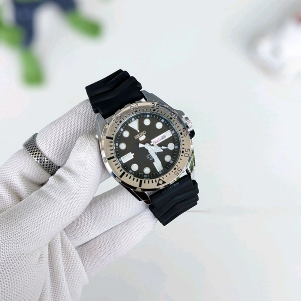 Seik0 Diver Watch Series Premium Collection With High Quality Strap Best Finishing Body & Case - Silver